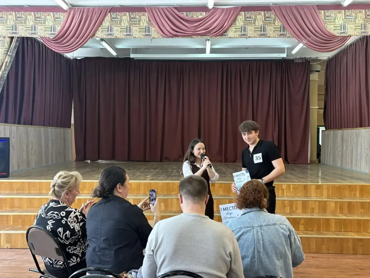 ✨ Театр в каждом из нас: как прошёл конкурс импровизации в нашей школе! ✨  Сегодня, в Международный 