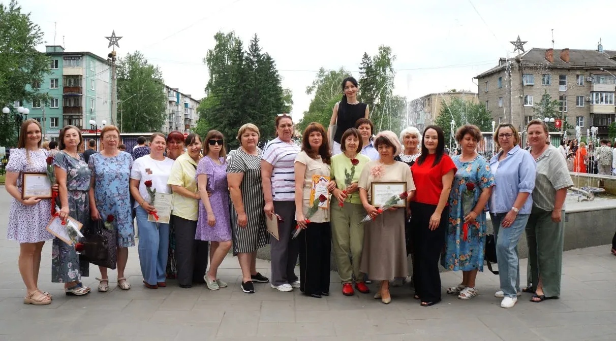 ✨Профессиональный праздник отметили сотрудники центра «Родник»

🎉8 июня коллектив центра отметил 35