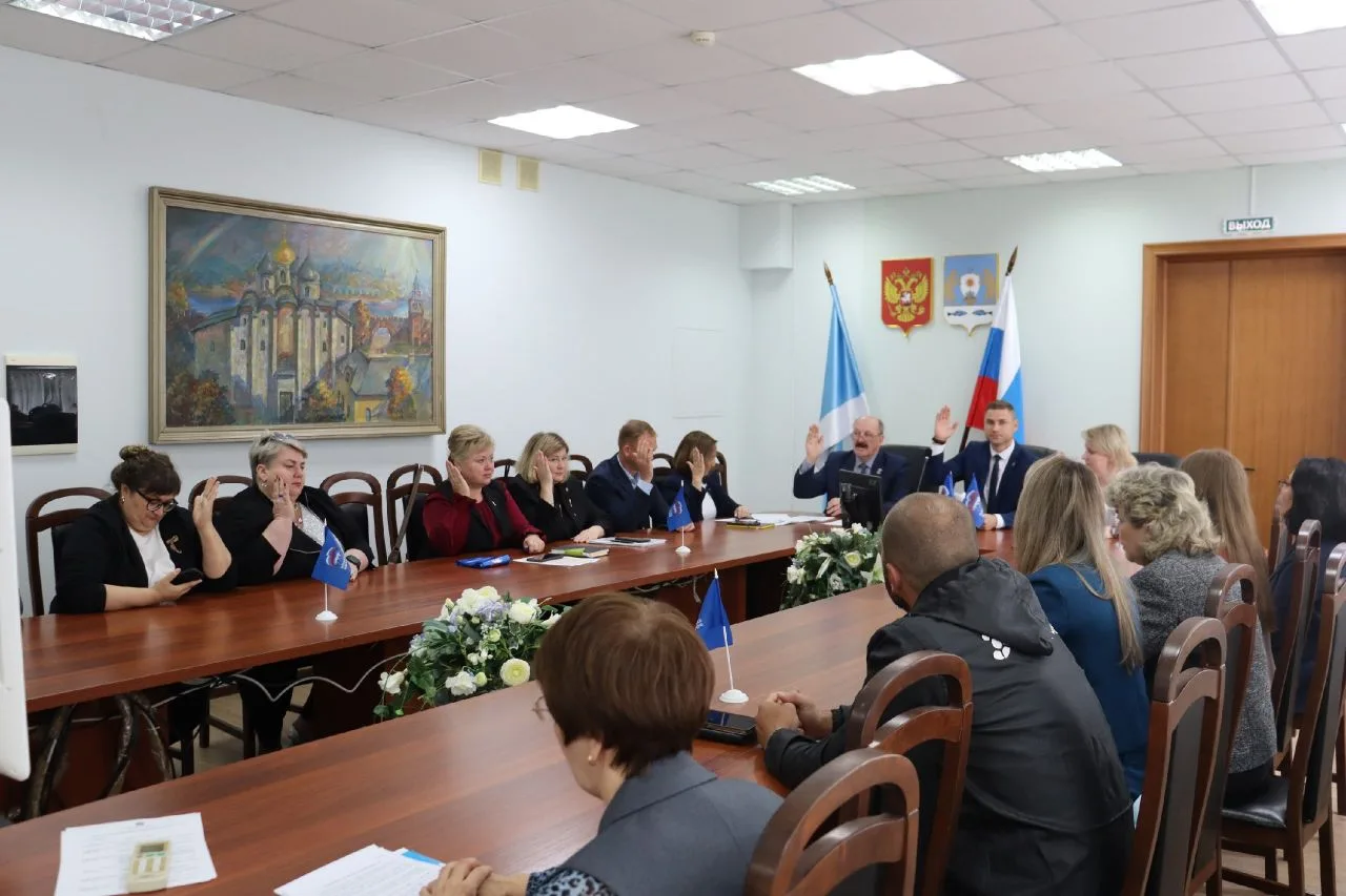 🇷🇺Провели заседание политсовета местного отделения Всероссийской политической партии ...