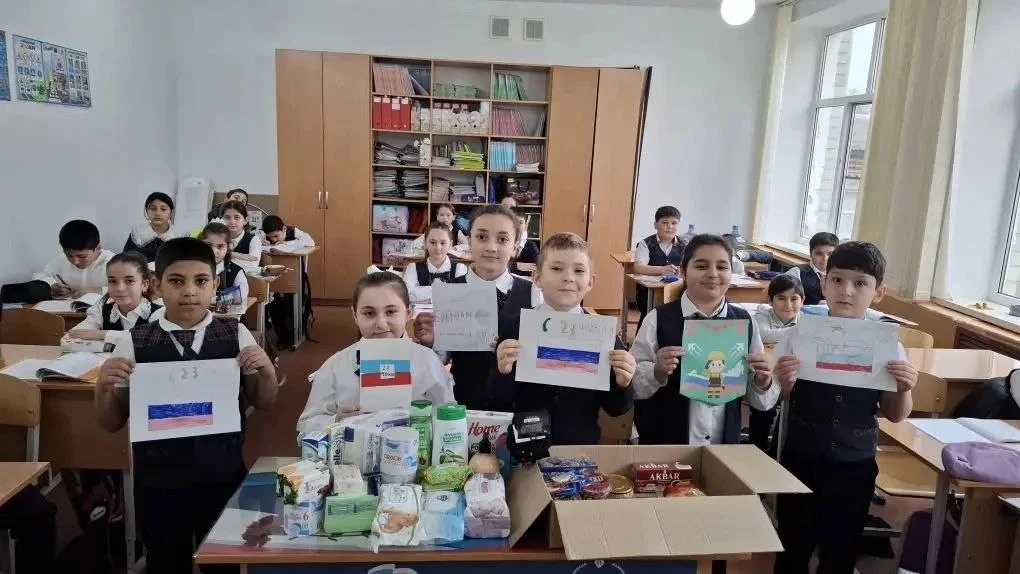 #Своихнебросаем В преддверии празднования 23 февраля - Дня Защитника Отечества МБОУ СОШ 15 им. А. З.