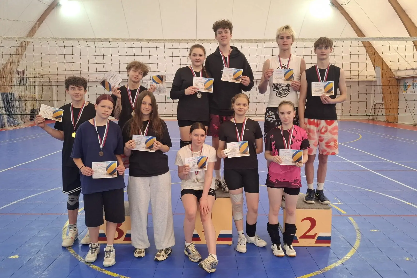 🏐🏆🌤 Погода внесла свои коррективы в проведение сегодняшнего турнира по пляжному воле...