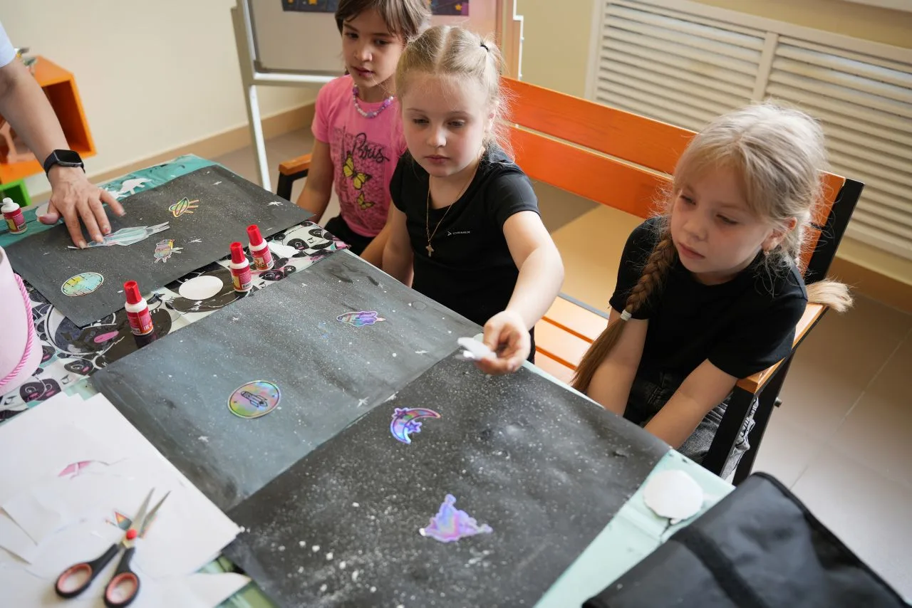 ✨🚀«Космические фантазии»: творчество и звёздные мечты🚀✨   На весенних каникулах в нашей школе советн