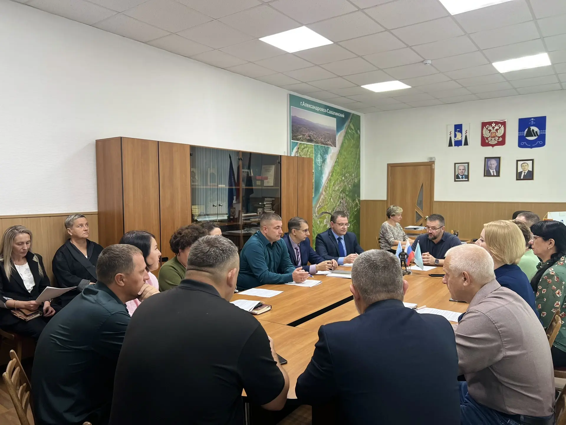 Сегодня провёл еженедельное аппаратное совещание с руководителями подразделений админис...
