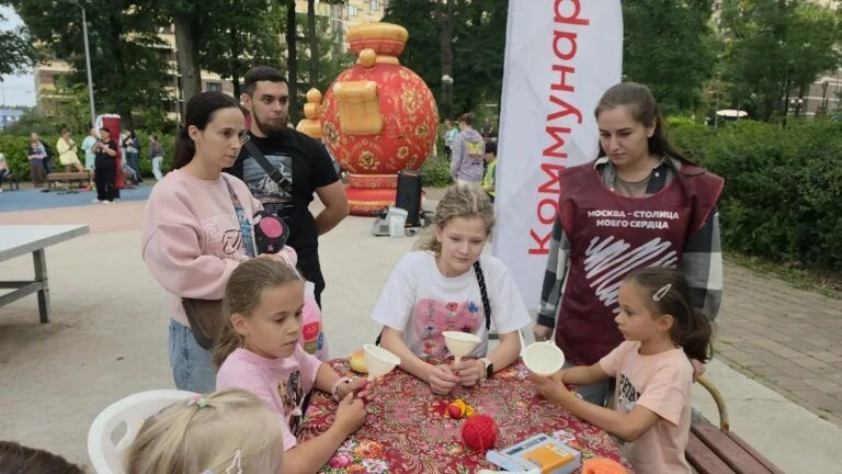 🎉 МОЛОДЕЖНАЯ ПАЛАТА КОММУНАРКИ ПРОДОЛЖАЕТ ДВОРОВЫЕ ПРАЗДНИКИ