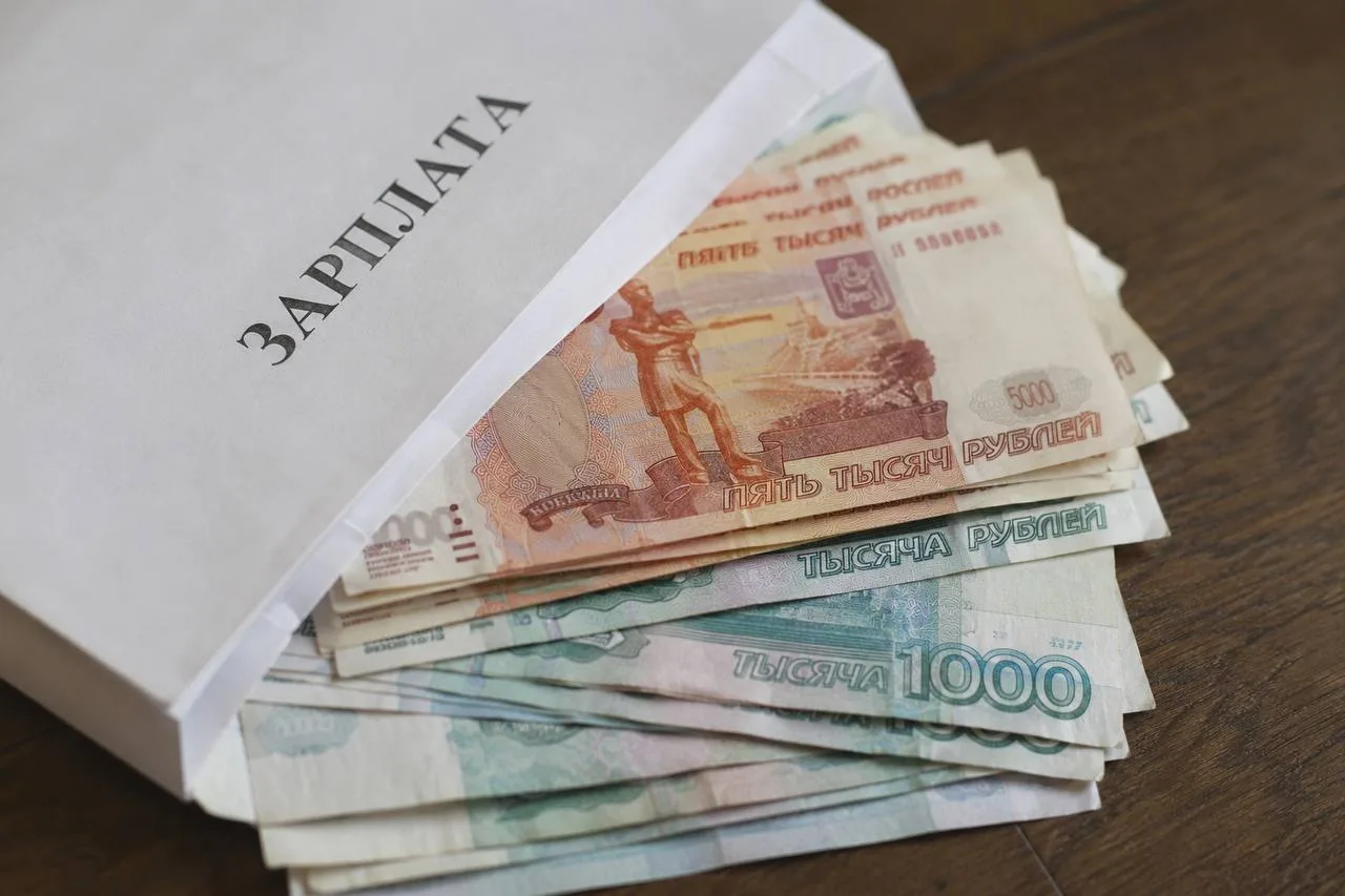 💰 Средняя зарплата в Петербурге превысила 141 тысячу рублей