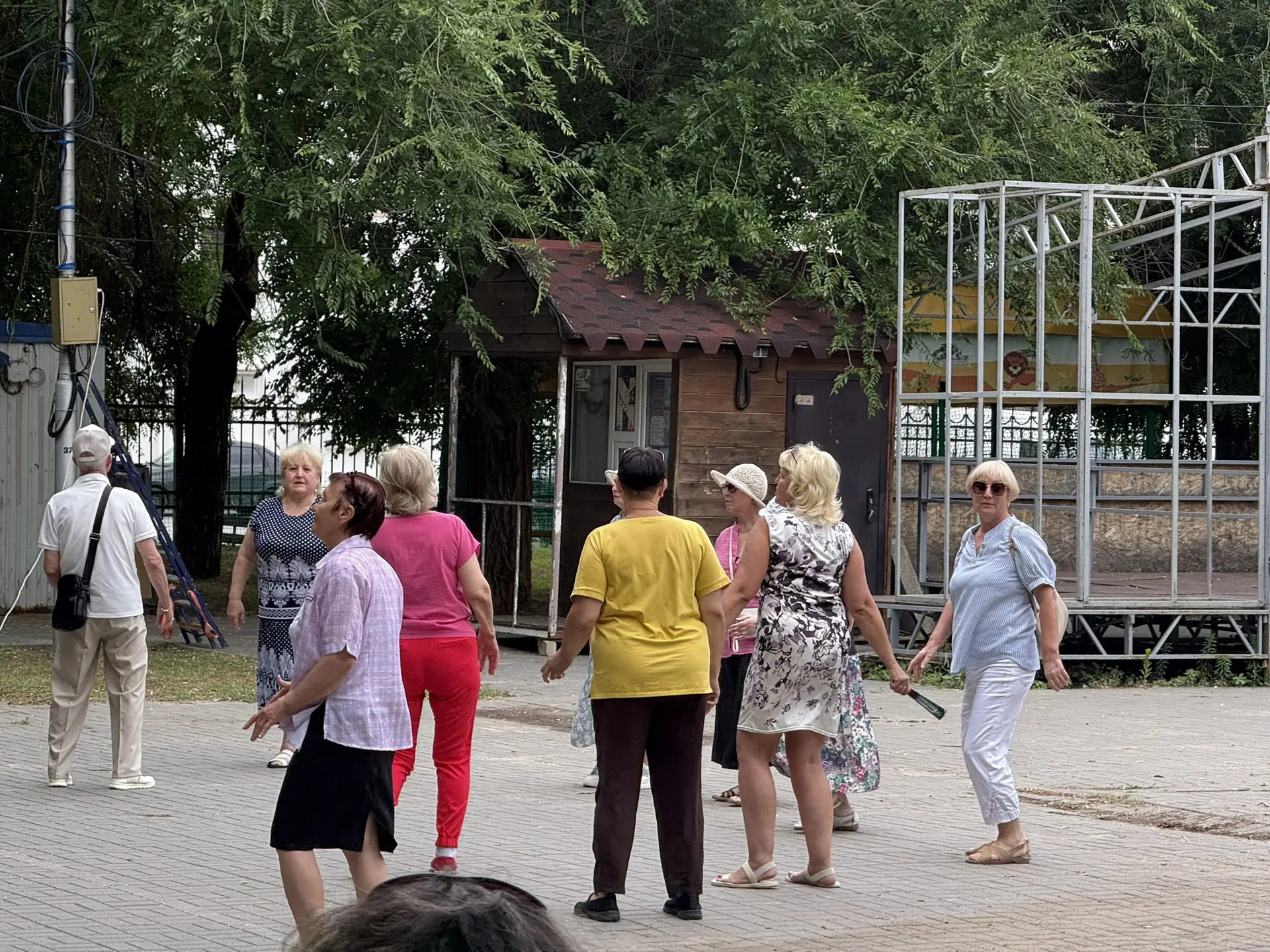 🎉Каждый четверг в сквере им. Саши Филиппова полюбившийся каждому жителю Ворошиловского...