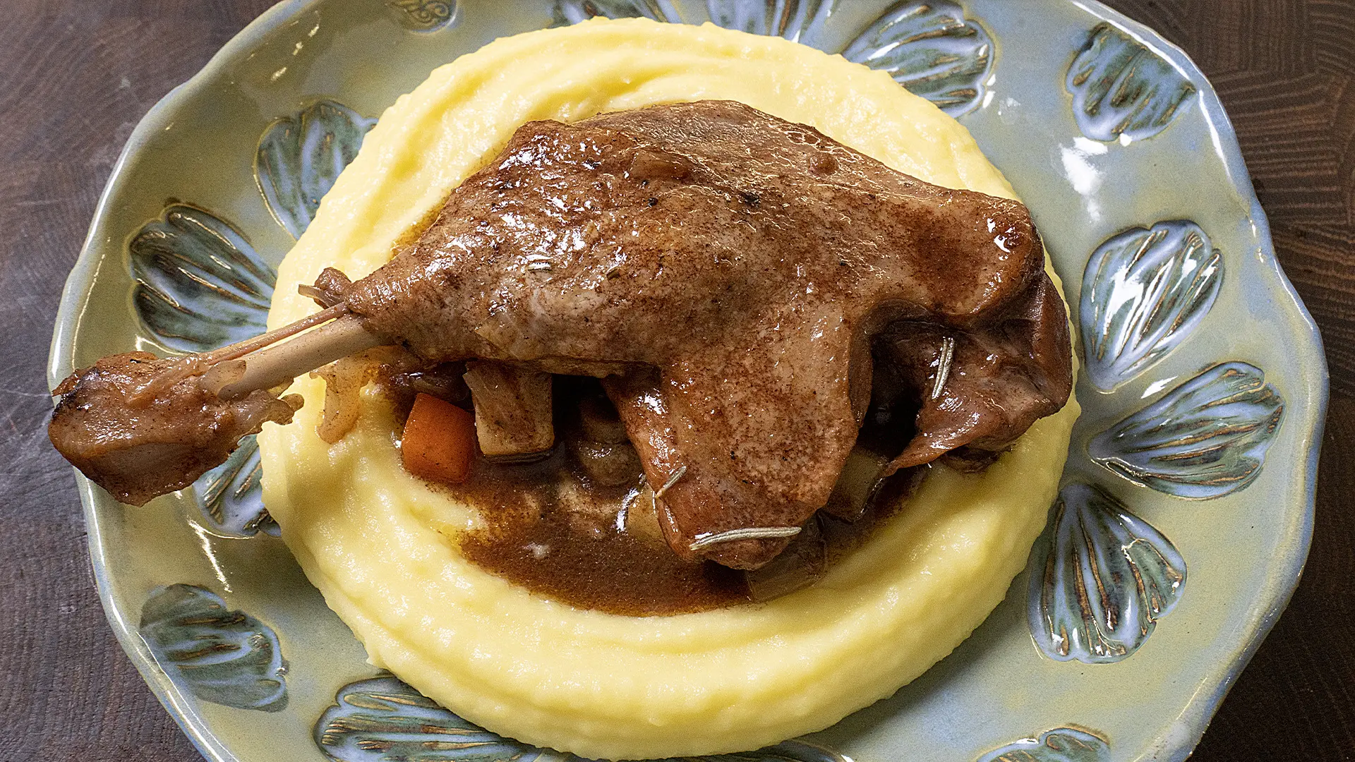 Утиные окорочка с овощами и мандарином