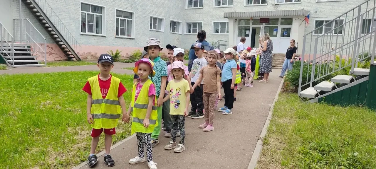 🚦 Представляем вашему вниманию фотоотчёт о занятиях по правилам дорожного движения (ПД...