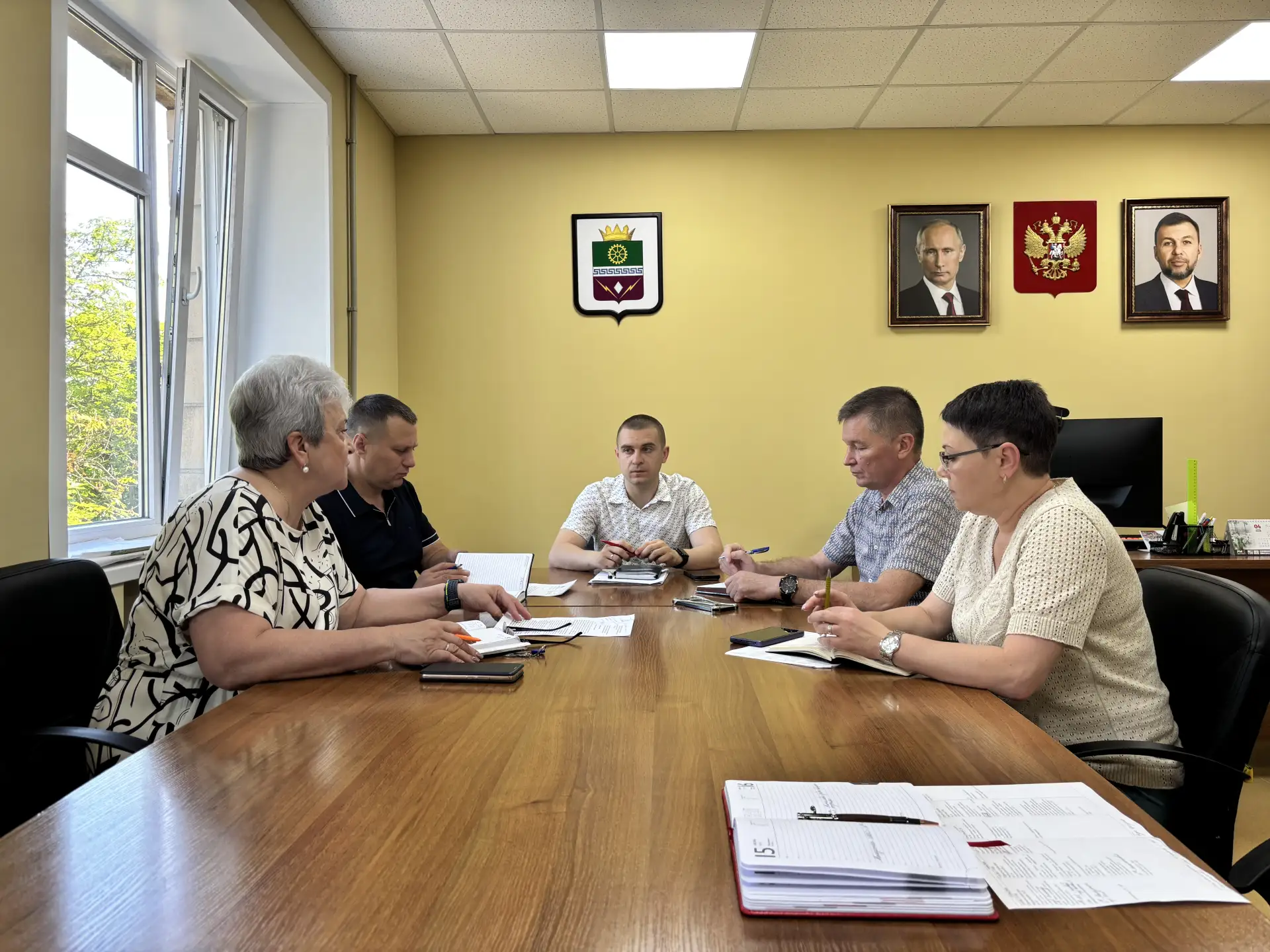 📌 Провёл оперативное совещание, на котором обсудили ключевые вопросы округа

Ключевая задача — улуч
