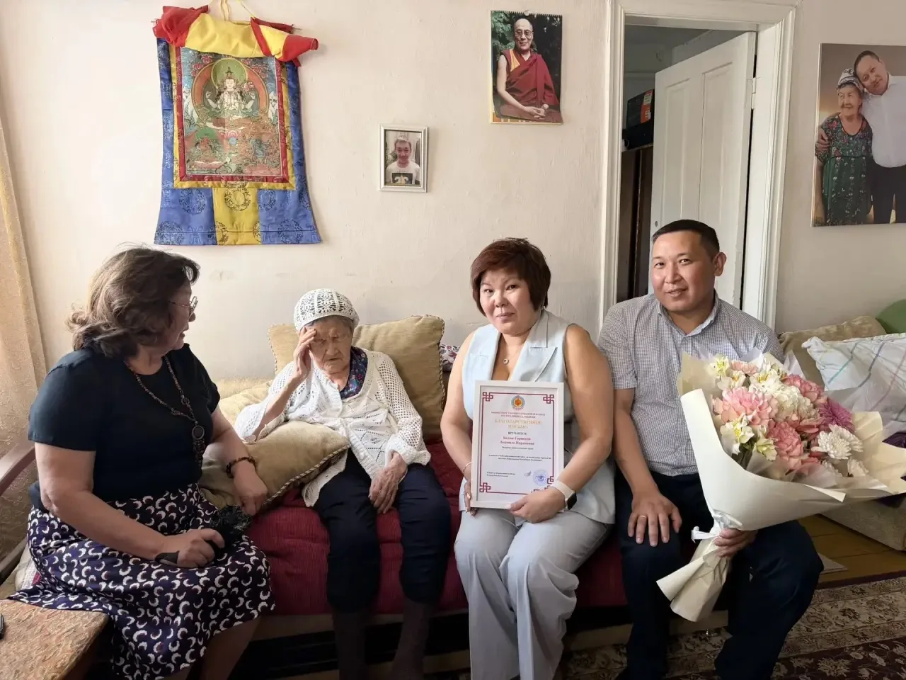 С уважением к труду и мудрости: поздравили 90-летнего юбиляра, ветерана педагогического...