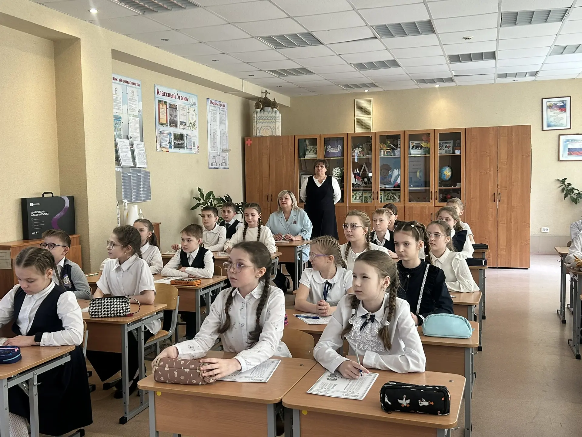 📝 Сегодня наша школа стала официальной площадкой Всероссийского диктанта здоровья!  С самого утра шк