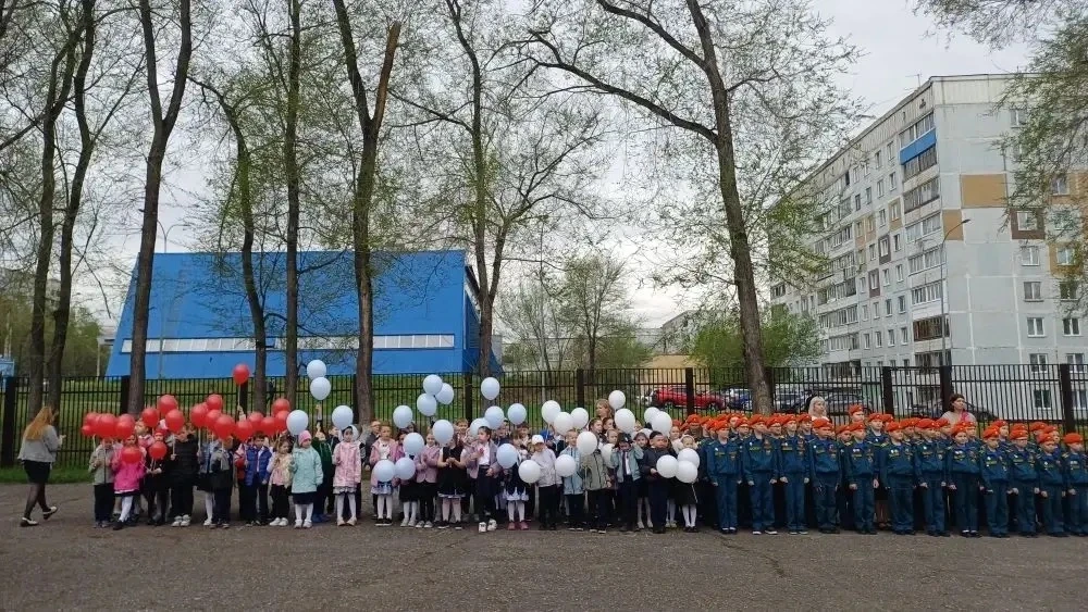 🇷🇺Наша школа стала местом, где история ожила. Торжественная линейка, посвященная 81-й годовщине Вели