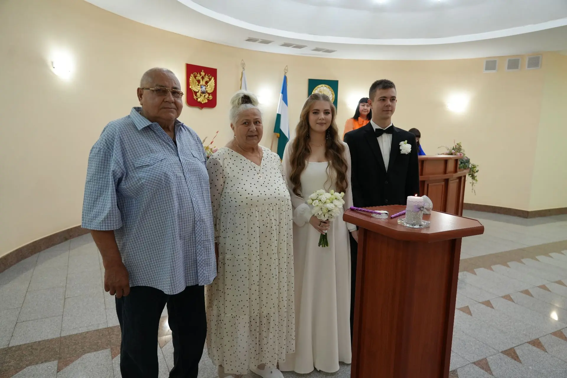 Сегодня, в День семьи, любви и верности, наш город наполнился особым светом. В зале тор...
