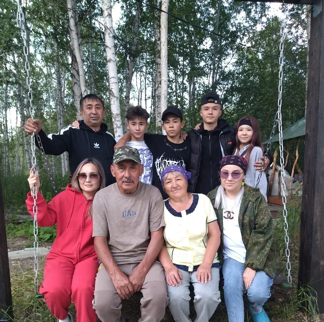 🌺Сегодня в программе "Песня в подарок" на нашем телеканале родные и близкие поздравляют: