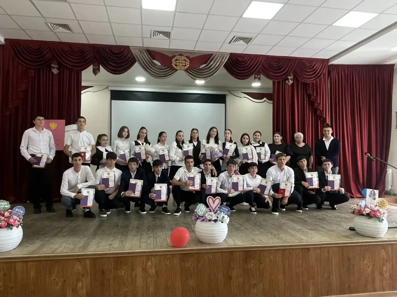 💫29 июня в актовом зале школы состоялось торжественное вручение аттестатов об основном...