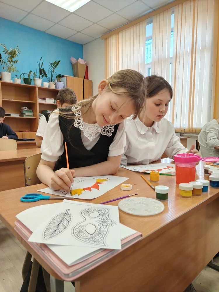 🎭 В мире театра: эмоции в масках! В преддверии Всемирного дня театра советник по воспитанию приготов