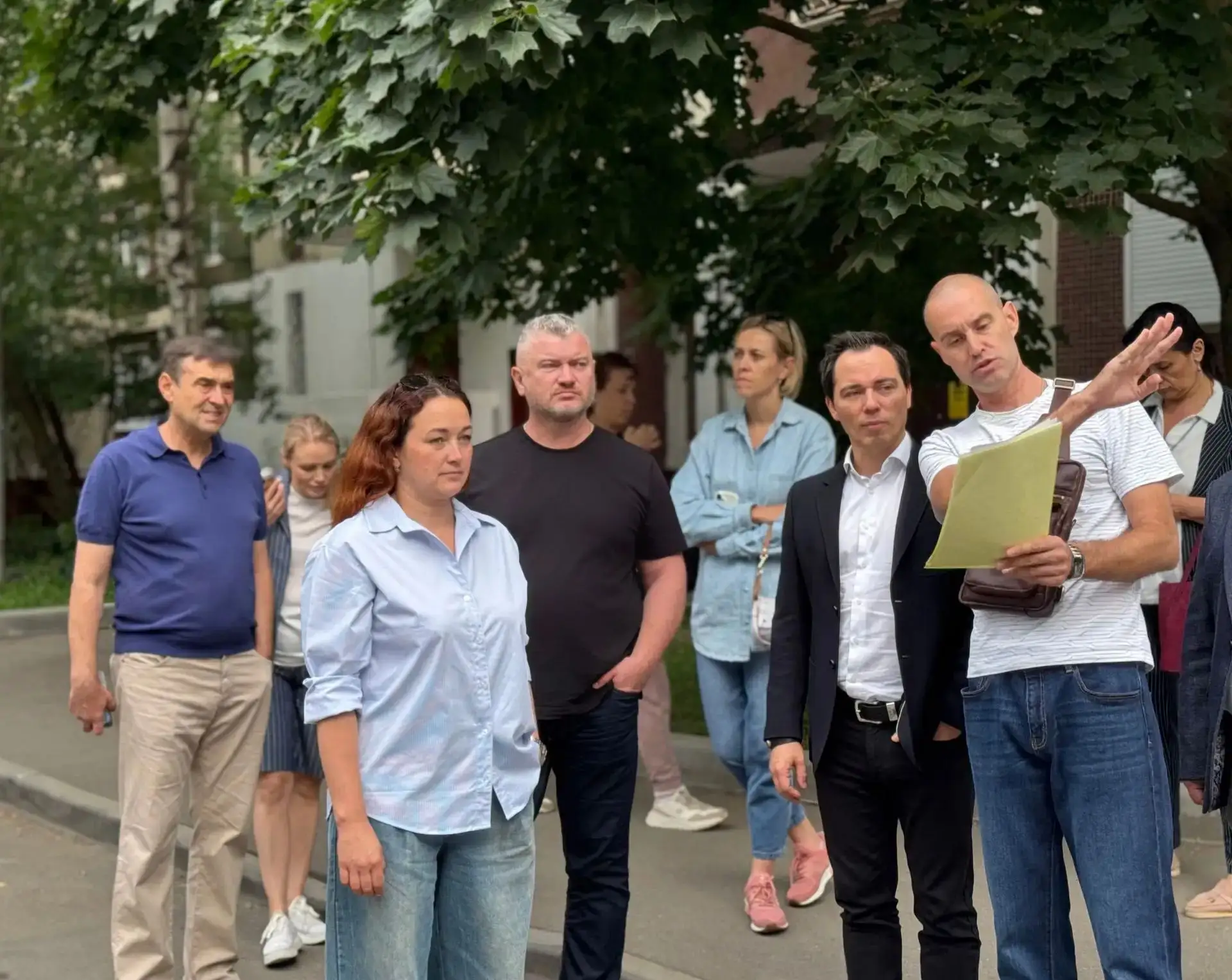 Особо внимание к безопасности во дворах 

Вместе с жителями, депутатом Мосгордумы Родионом Газмановы
