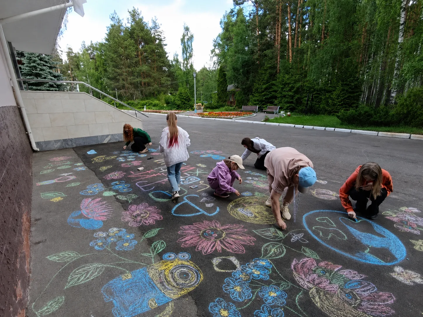 🌞 Наше лето началось с самого громкого и искреннего звука – детского смеха. 

🎈В День защиты детей