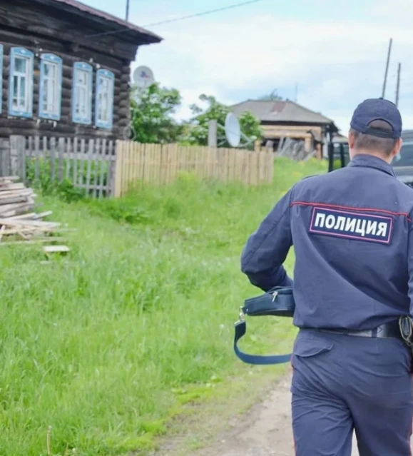 Житель Лопатинского района напал на крестного отца из-за дома