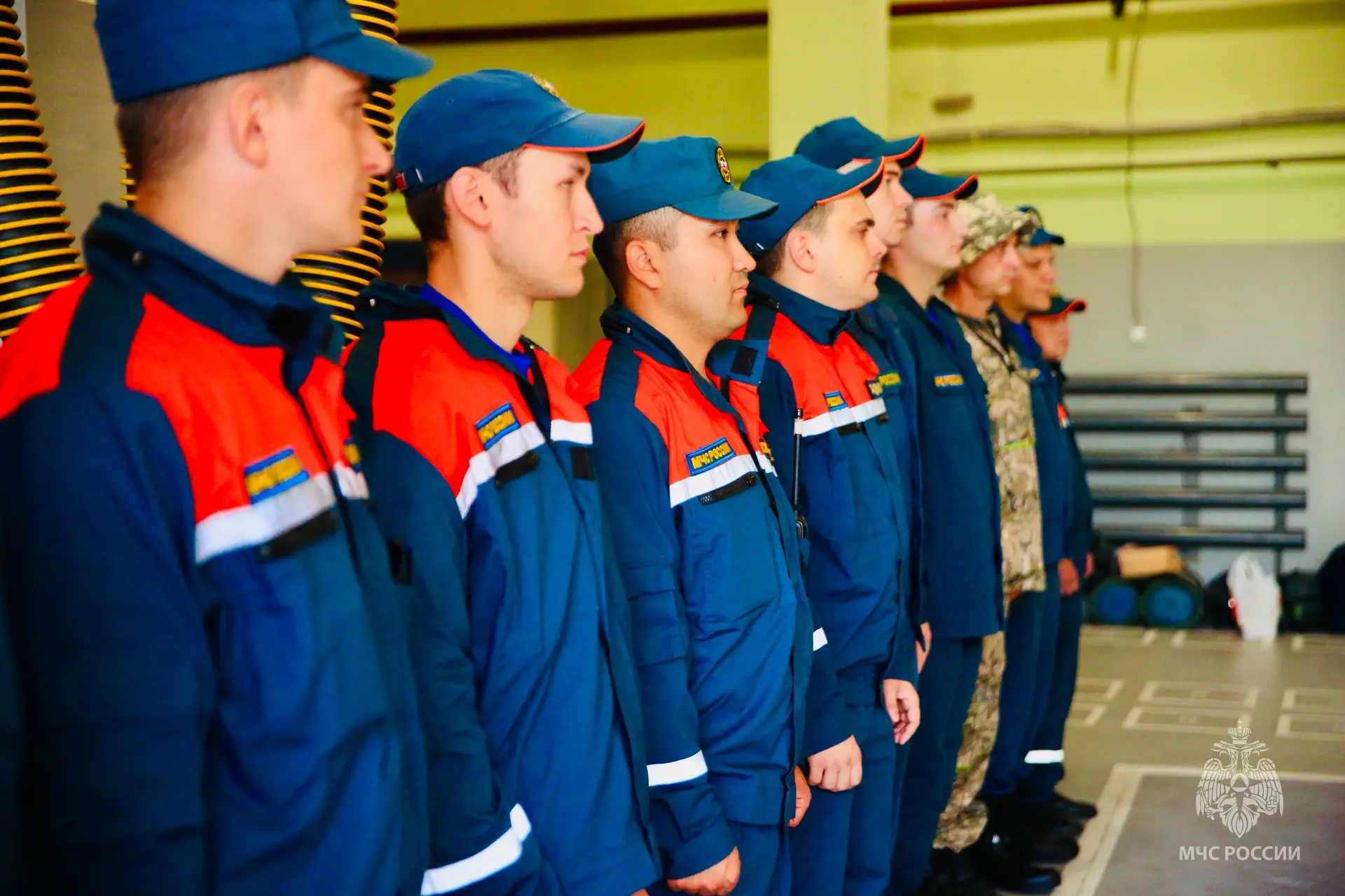 🛑 Дополнительные силы МЧС России направлены для тушения лесных пожаров в Югре