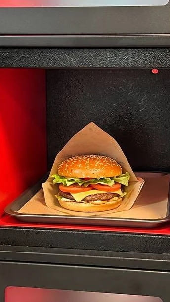 «Вкусно и точка» ОТКРЫЛИ ПВЗ — в нём выдают заказы еды из приложения, как заказы из мар...