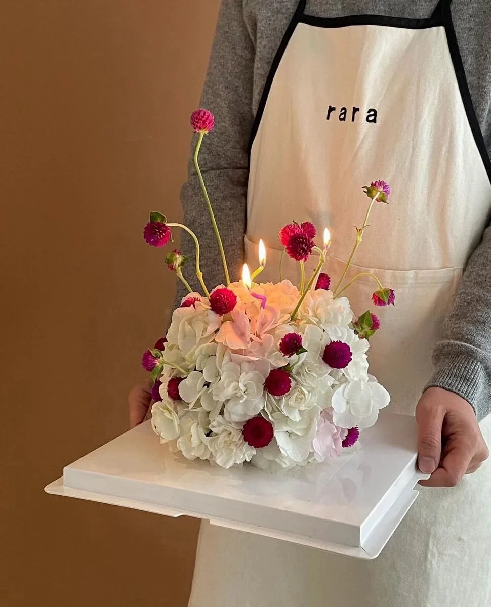 🎂Делимся с вами подборкой необычных, креативных тортов на свадьбу

А вы ЗА классику или креатив?
Де