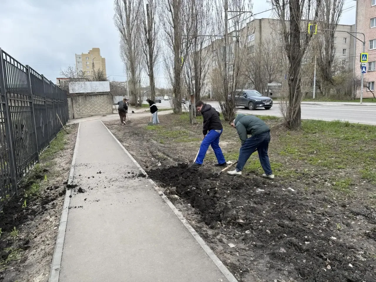 Студенты группы ОП1-25 и ТО1-25 присоединились к Экологической акции «Чистый четверг»!  🔥 это отличн