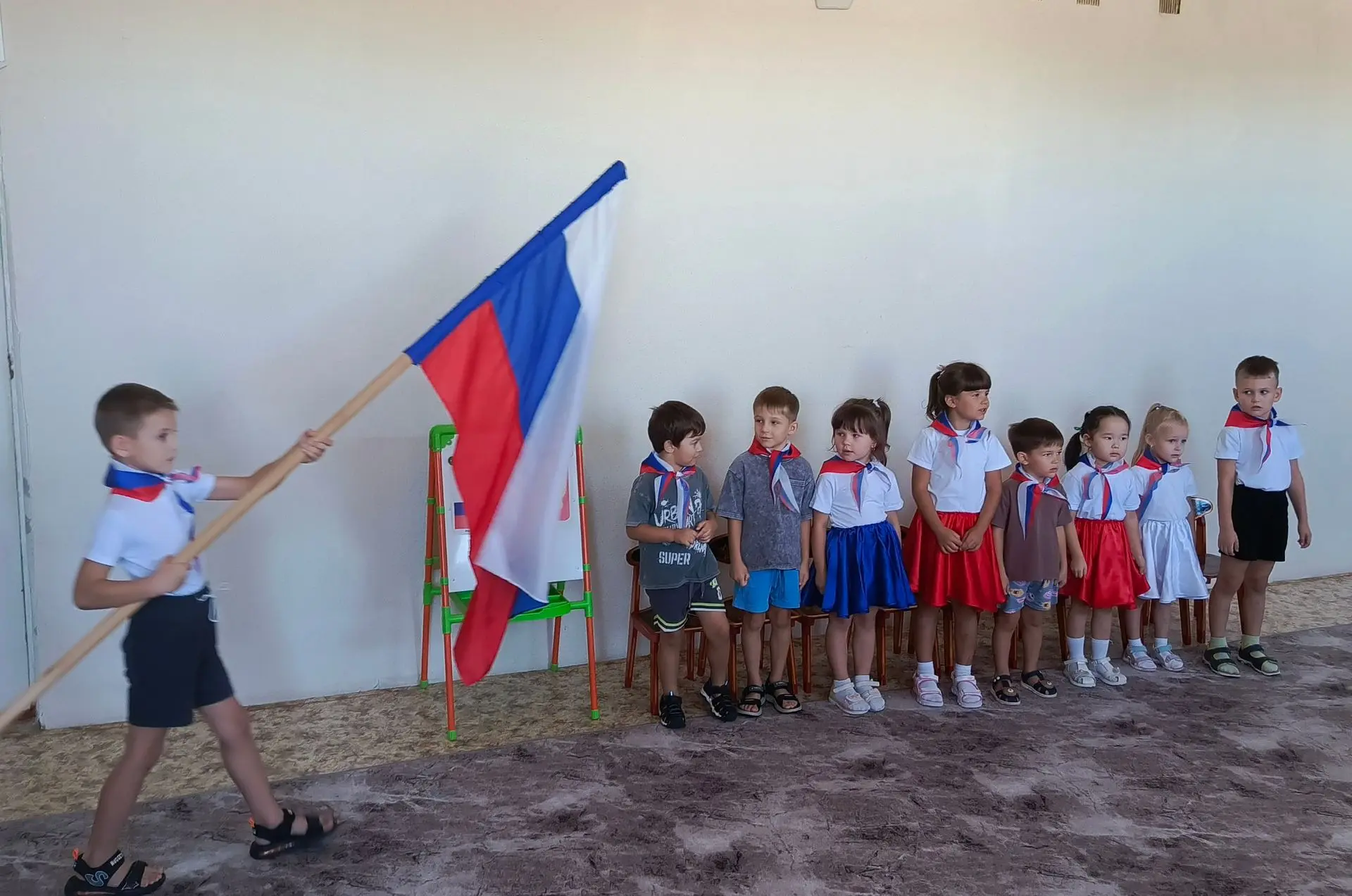 Вот так весело,познавательно и  патриотично, отметили в нашем детском саду День Российс...