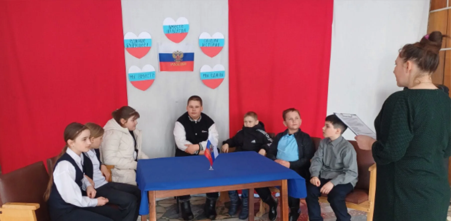 18 марта,  в Липовском Доме культуры состоялся час истории "Россия и Крым-мы вместе!"