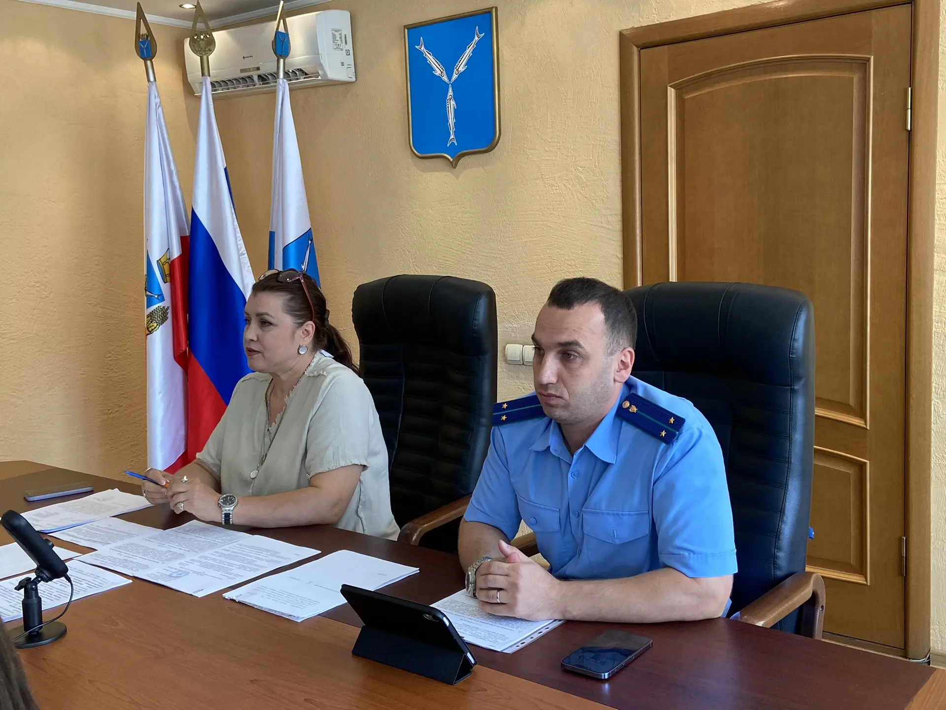 📋 В департаменте Гагаринского района прошло заседание комиссии по делам несовершеннолетних и защите