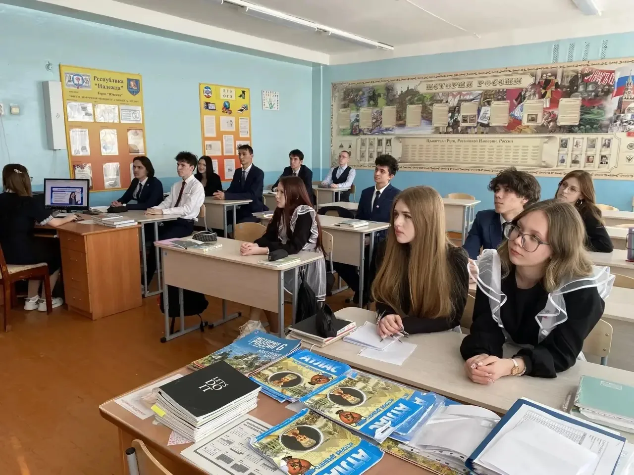 📌Старшеклассники нашей школы побывали на тематическом уроке «Тёмная сторона искусственного интеллект