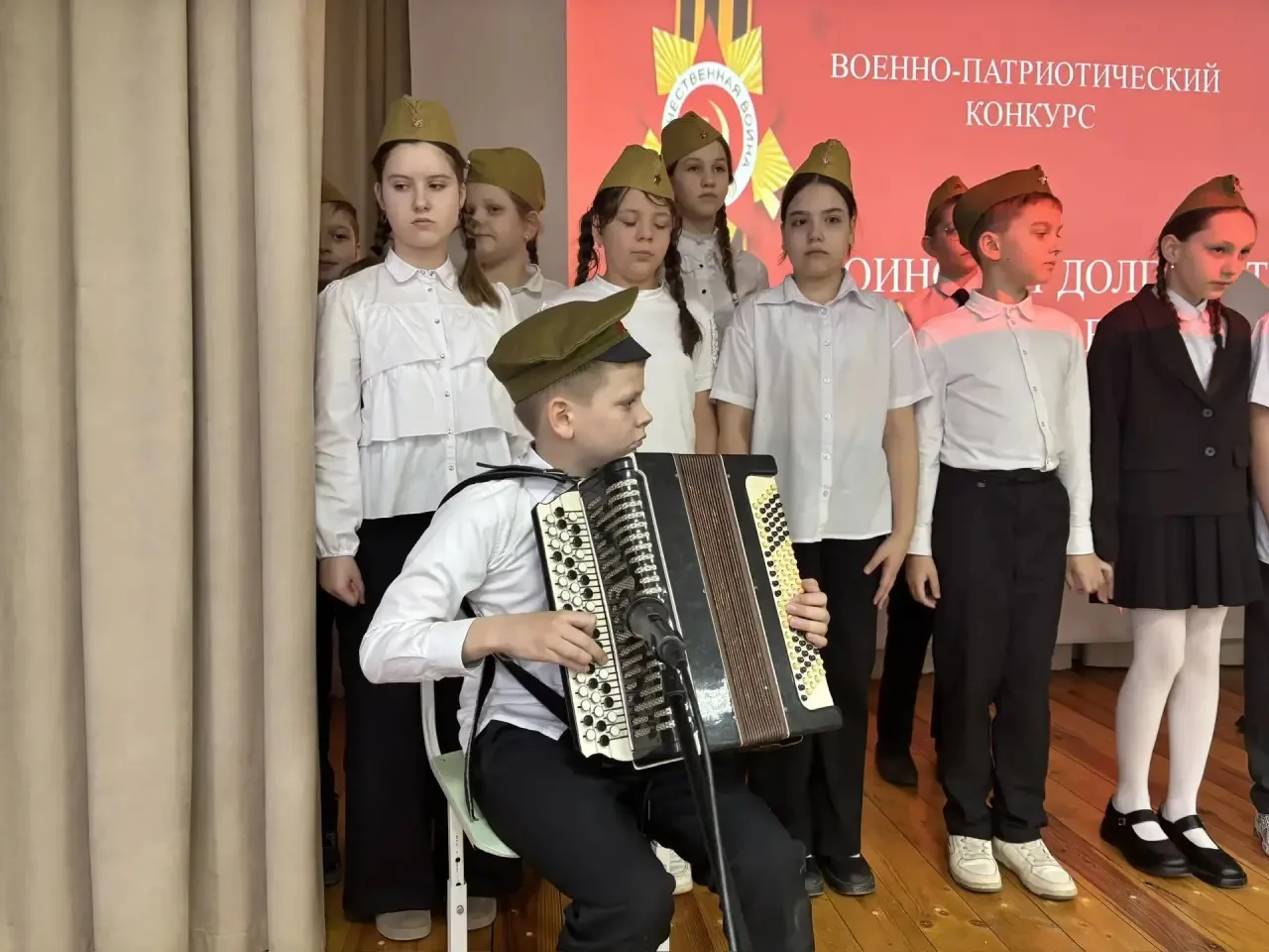 🇷🇺🕊️Прошел ежегодный патриотический конкурс «Пою моё Отечество!» среди 5-6 классов.   🔥⭐ По традиции