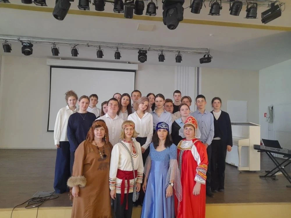 В рамках проекта "Пушкинская карта" 21 мая обучающиеся 8-9-х классов нашей школы приняли участие в Э