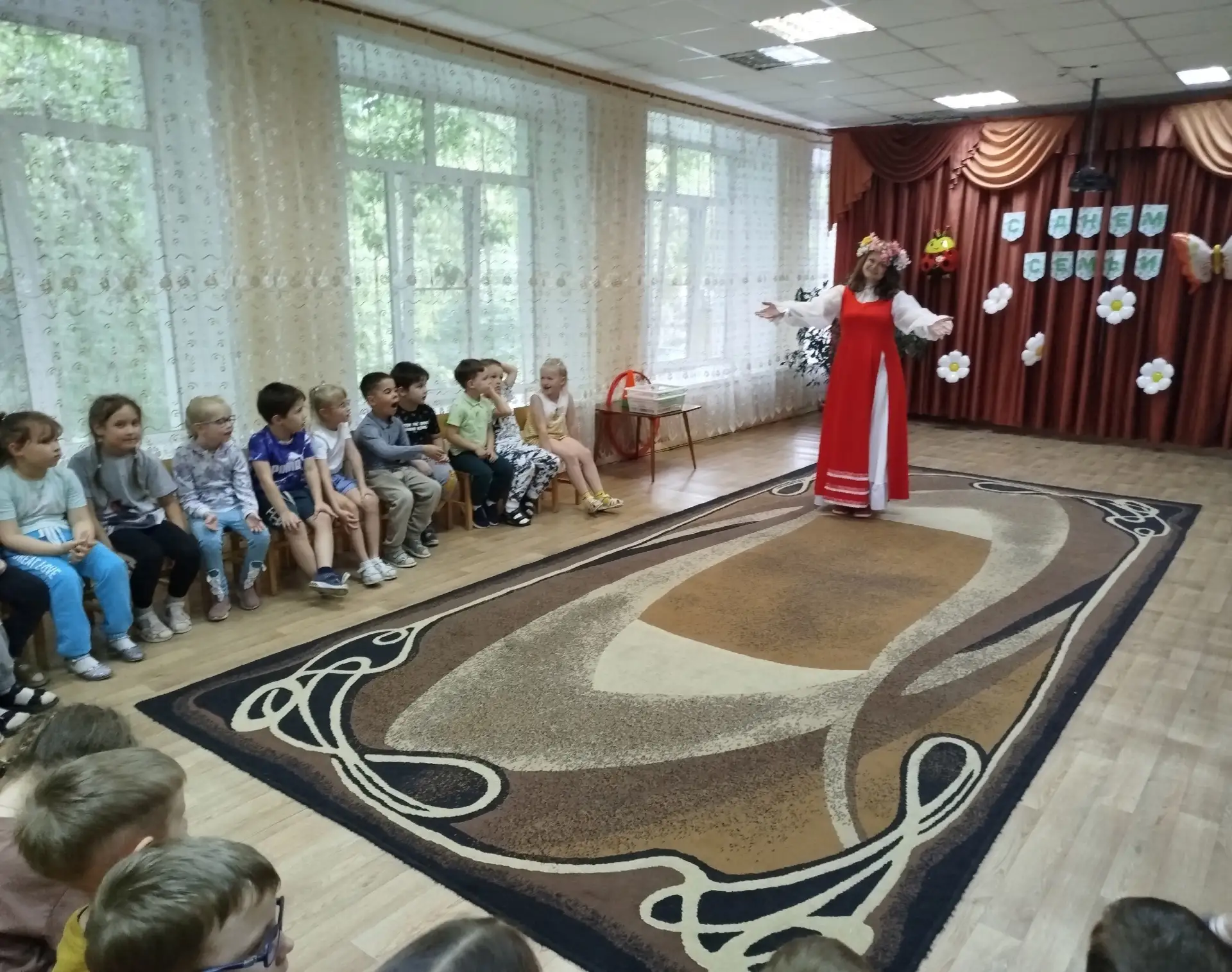 В День семьи, любви и верности в детском саду царила особенная атмосфера тепла и радости. Для ребят 
