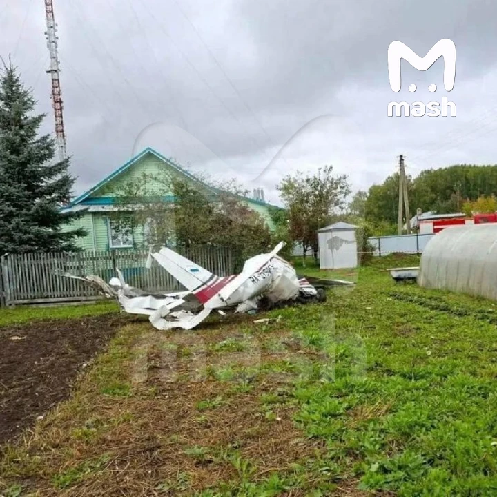 Пилот и пассажир погибли в результате крушения легкомоторного двухместного самолета Ces...
