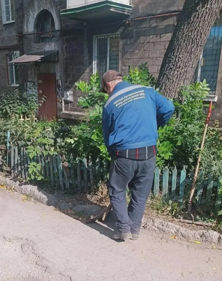 🧹 Коммунальщики навели порядок на улицах города