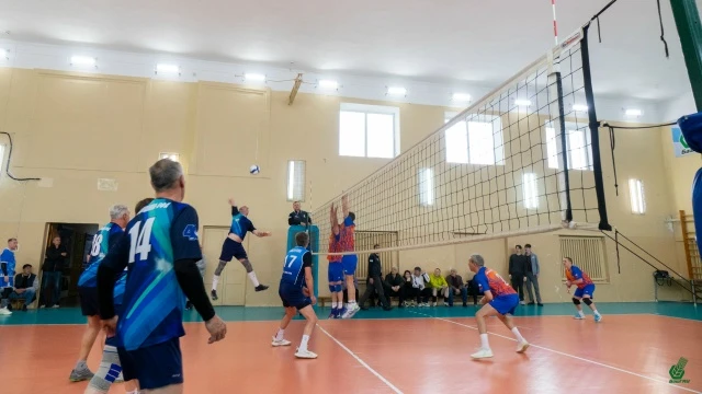Возраст — не помеха. Настоящий спорт — это навсегда 💪🏐  В БашГАУ завершился «Кубок ректора» по волей