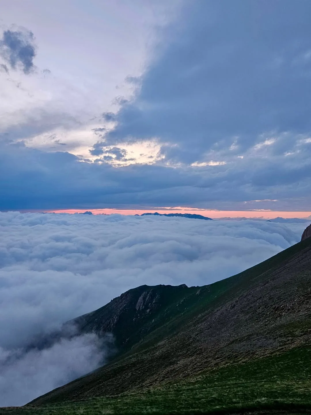 Величественный Хуступ с фантастическими видами 🇦🇲🔥

Сюник, Армения ❤️