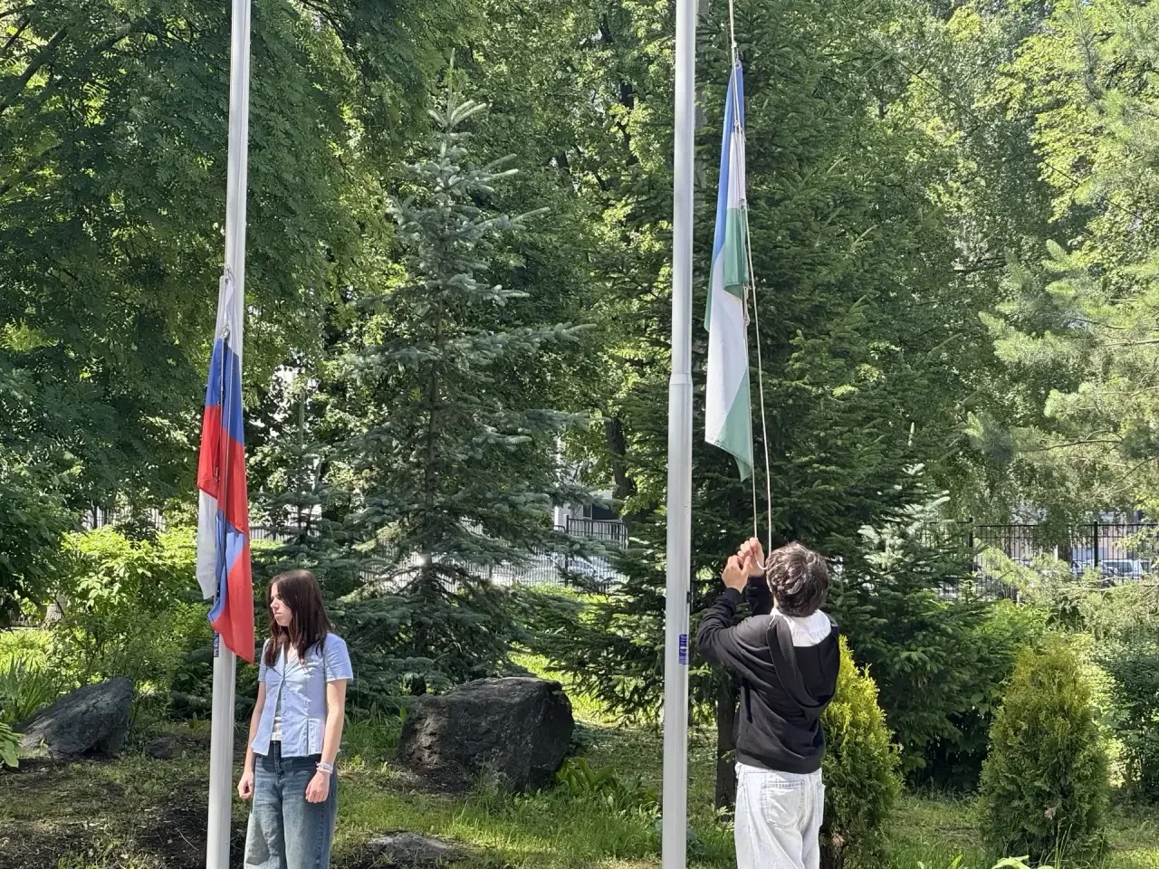 📣Вот и всё! Спущены флаги, в коридорах гимназии тишина. Наш центр дневного пребывания «Мы вместе» з