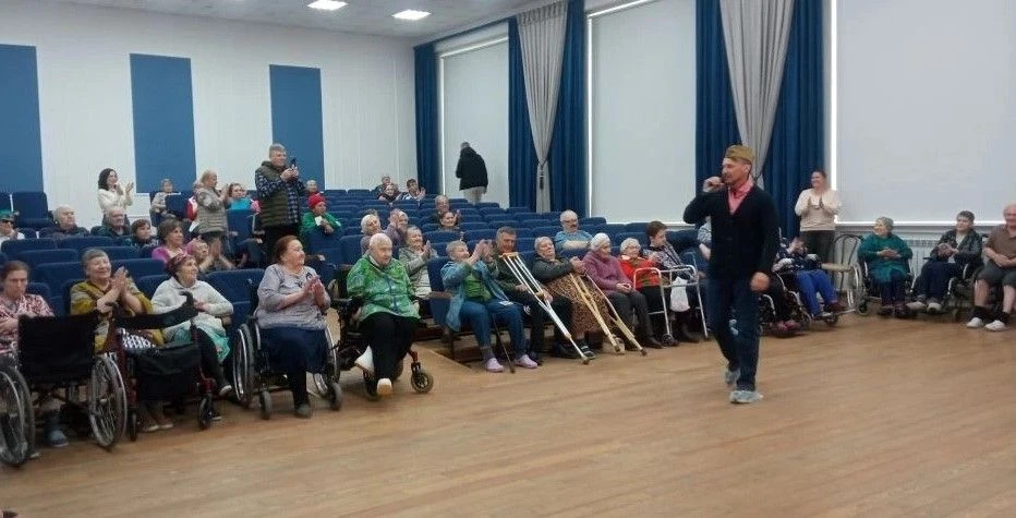 🕊️ Память, которая объединяет: концерт «Победа живёт в наших сердцах»

В субботу в Барнаульском дом