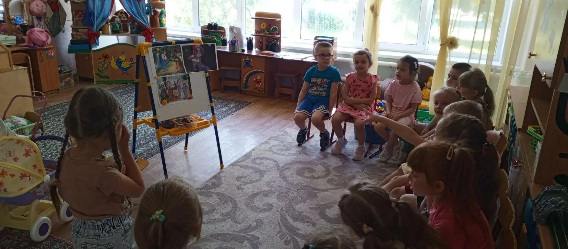 У ребят из группы "Пчелки" сегодня был по-настоящему сказочный день! Они погрузились в мир волшебств