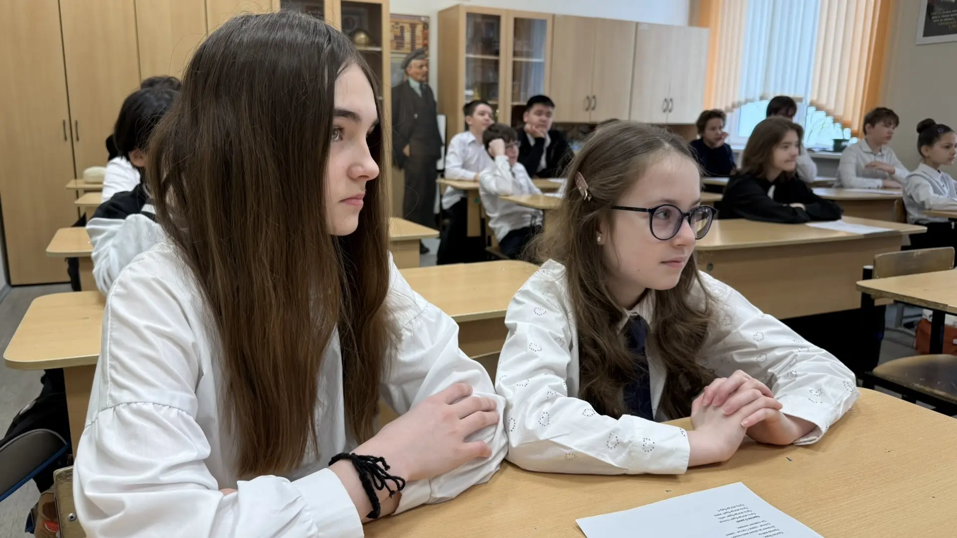 🗓️ Сегодня в школе на уроке «Разговоры о важном» прошло занятие «День Земли- каждый день». Школьники
