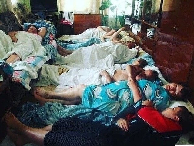 Родственники на свадьбу прибыли😁

Наши группы:
Рецепты за 30  минут
Старый телевизор 
Эпоха 90-х
Фа