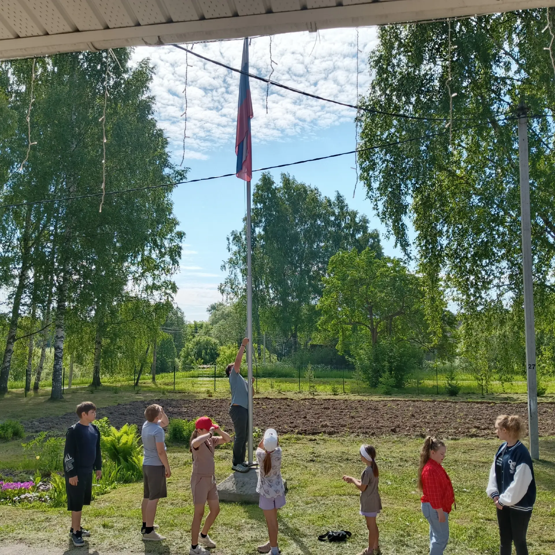 Сегодняшний день в нашем пришкольном лагере был наполнен важными традициями, творчество...