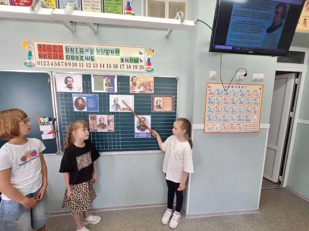 🌊 В пришкольном лагере "Чайка" отметили День русского языка и 215-летие В.Г. Белинског...