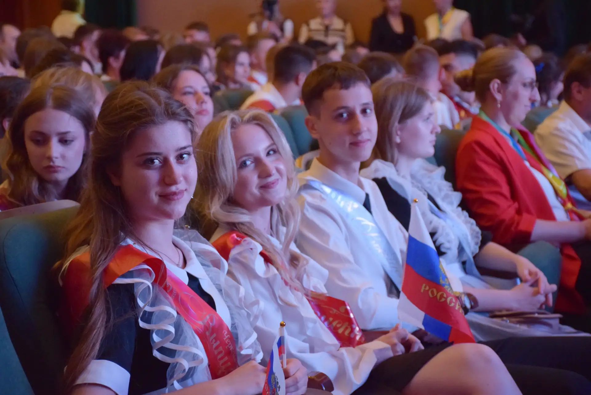 Искусство движения и сила духа  На сцене те, кто 11 лет доказывал: школьная жизнь может быть яркой. 