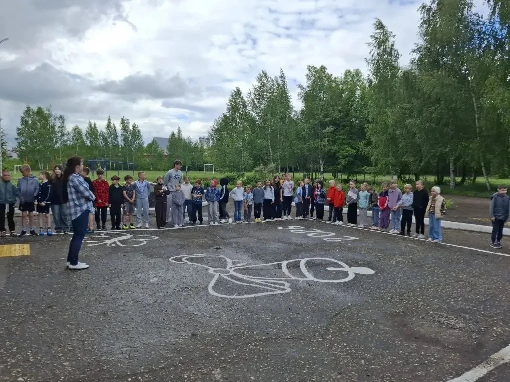 🐜✨ Второй день в лагере «Муравейник» прошёл на ура! ✨🐜

С самого утра — бодрая линейка, весёлая за