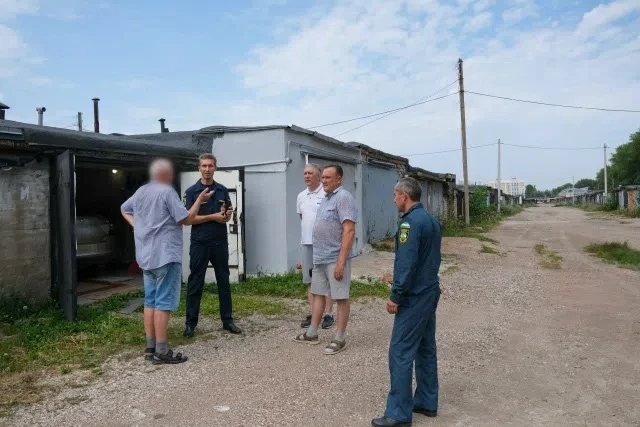 ❗️В Стерлитамаке в гаражах ищут бензин.

Рейды по гаражам и садовым товариществам проходят в Стерлит