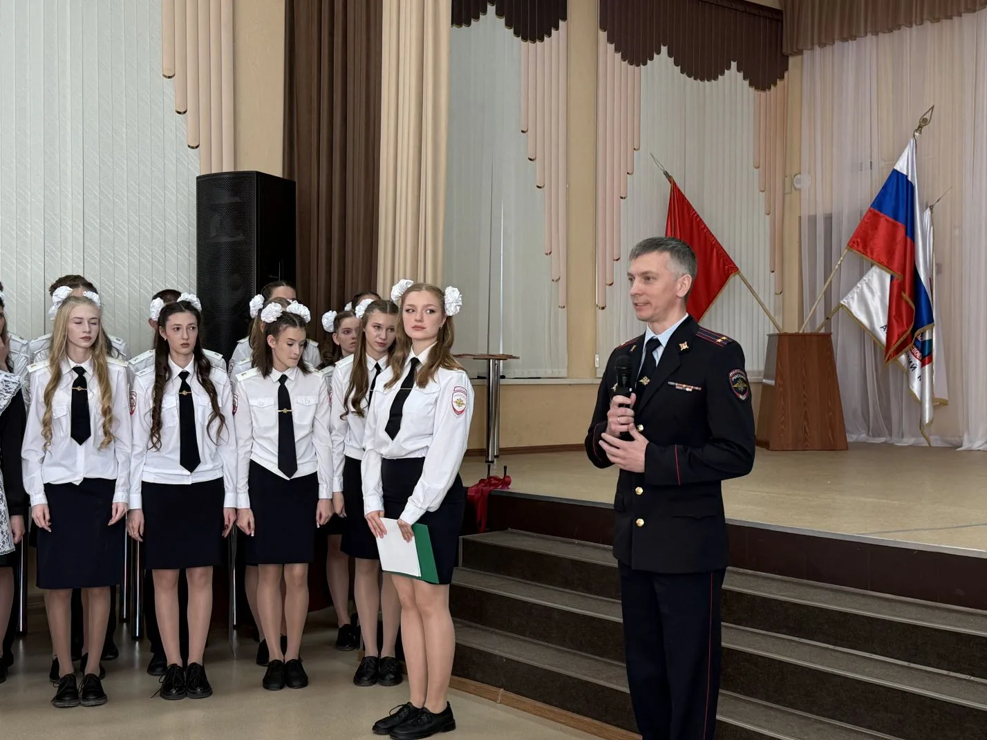 📚🔔 В краевой столице прозвенел последний звонок для кадет правоохранительного корпуса  Последний зво