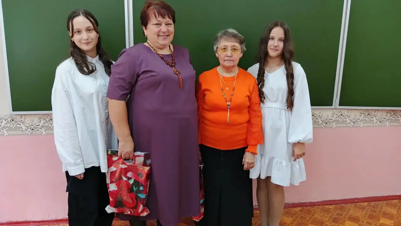 🎉 Тёплые слова благодарности — в адрес тех, кто посвятил жизнь школе! 🎉